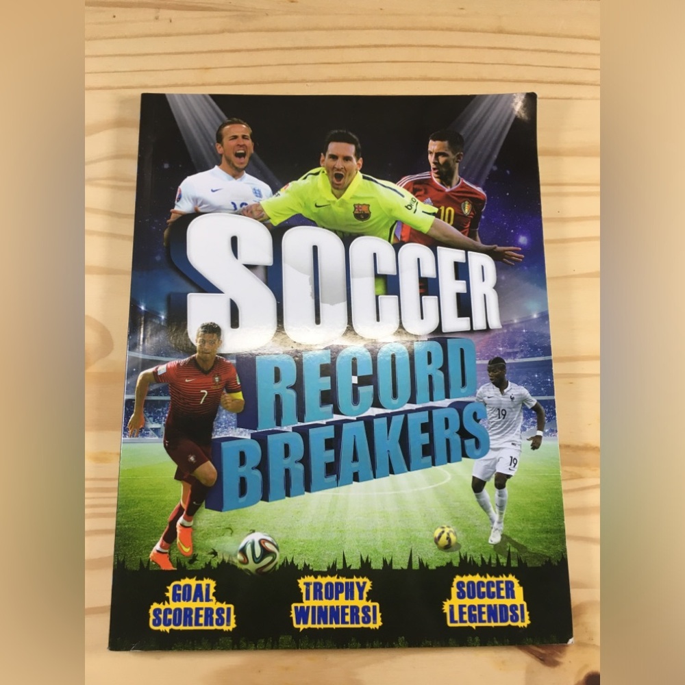Soccer Record Breakers Paperback Clive Gifford Futbol Messi Goal CR7 Mundial